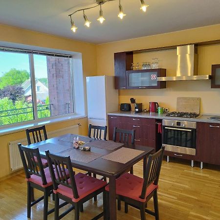 Spacious & Cozy Apartment With Forest View Zapyskis 外观 照片