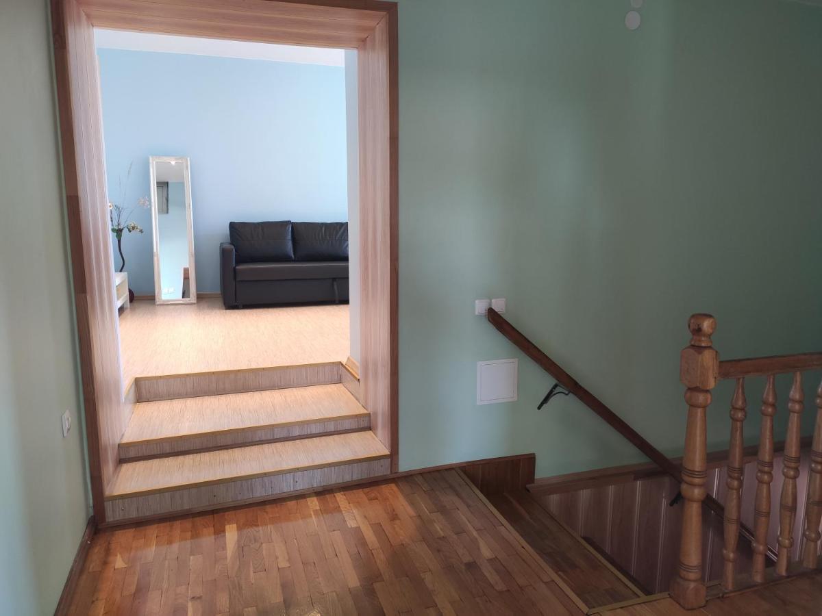 Spacious & Cozy Apartment With Forest View Zapyskis 外观 照片
